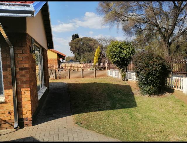3 BEDROOM HOUSE FOR SALE IN VANDERBIJLPARK CE 5